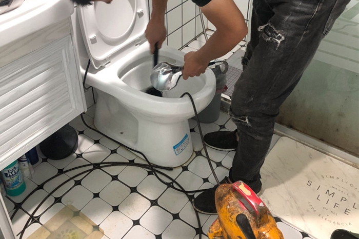 清水河疏通下水道